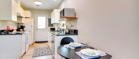 House (2 Bedrooms) | Interior