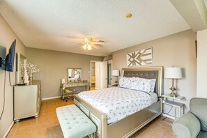 Interior - 3 Mi to Beaches: Corpus Christi Home w/ Pool (Corpus Christi)