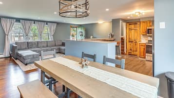 House (4 Bedrooms) | Front of property