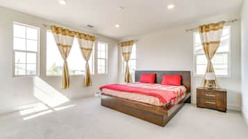 ํ์ฐ์ค (4 Bedrooms) | ๋ด๋ถ