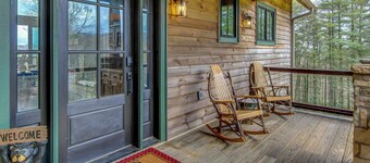 1 Mi to Panthertown Valley: Mountain Lodge w/ Deck