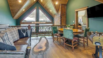 Talo (4 Bedrooms) | Sisätilat