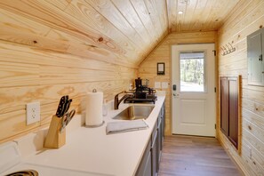 Interior - Cabin w/ Lake Access Near Talladega Nat'l Forest (Heflin)