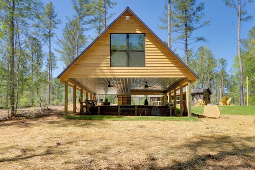 Cabin w/ Lake Access Near Talladega Nat'l Forest