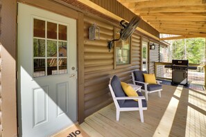 House (1 Bedroom) | Interior - Fire Pit + Lake Access: Cabin Retreat in Heflin (Heflin)