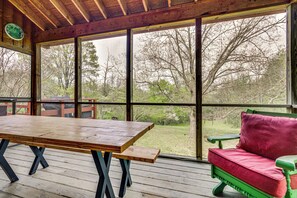 House (3 Bedrooms) | Interior - 11 Mi to Massanutten: 'shenandoah River Chalet' (Shenandoah)