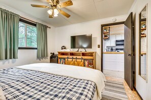 House (3 Bedrooms) | Interior - 11 Mi to Massanutten: 'shenandoah River Chalet' (Shenandoah)