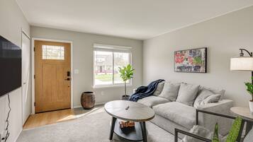 House (3 Bedrooms) | Front of property