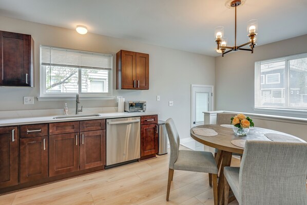 House (3 Bedrooms) | Interior - 3 Mi to Dtwn Royal Oak: Getaway w/ Fenced Yard! (Hazel Park)