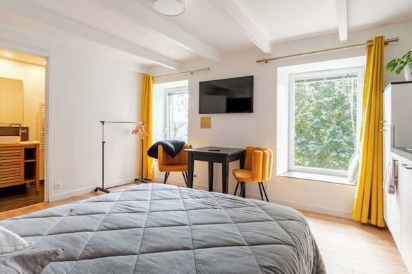 1 bedroom, iron/ironing board, travel crib, free WiFi