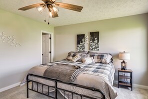 House (5 Bedrooms) | Interior
