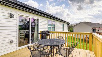 House (5 Bedrooms) | Interior