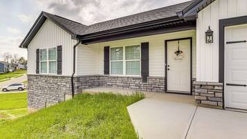 House (5 Bedrooms) | Interior