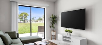 Spacious & Stylish 3BR House in the Heart of Cape Coral