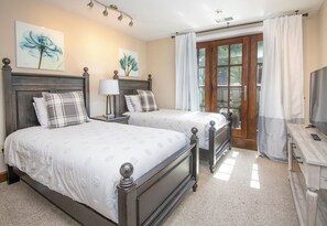 3 chambres, fer et planche à repasser, Wi-Fi gratuit, draps fournis
