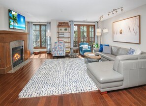 Smart-TV, Kamin, Tischfußball