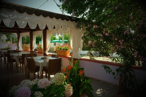 Gazebo - Morgül Pansiyon (Gokceada)