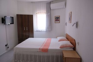 Basic Room | Meja, Wi-fi percuma 