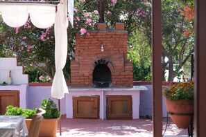 BBQ/picnic Area - Morgül Pansiyon (Gokceada)