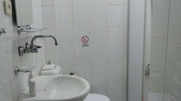 Basic Room | Bathroom | Shower, towels, soap, toilet paper