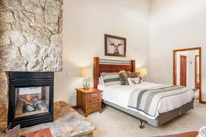 4 bedrooms, iron/ironing board, travel cot, free WiFi