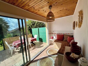 TV, DVD player, offices