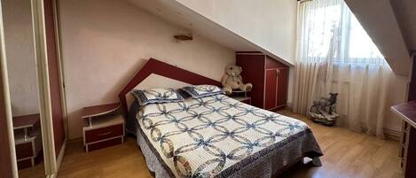 1 bedroom, iron/ironing board, WiFi