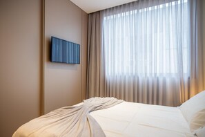 Apartment | 1 bedroom, in-room safe, desk, laptop workspace