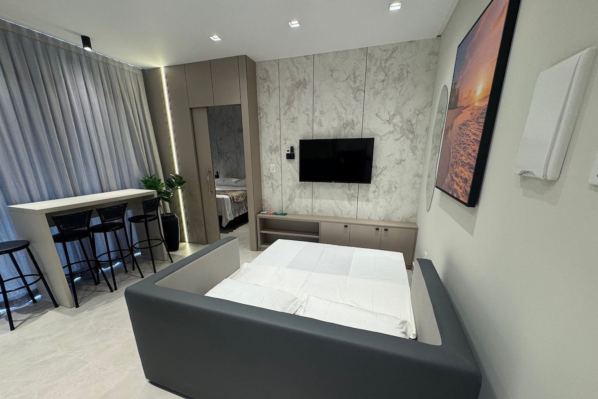 Apartment | 1 bedroom, in-room safe, desk, laptop workspace