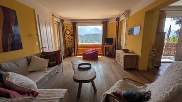 Télévision, livres, chaßne hi-fi