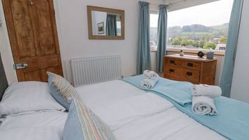 3 bedrooms, individually decorated, individually furnished, free WiFi