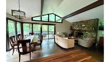 Cheminée, baby-foot