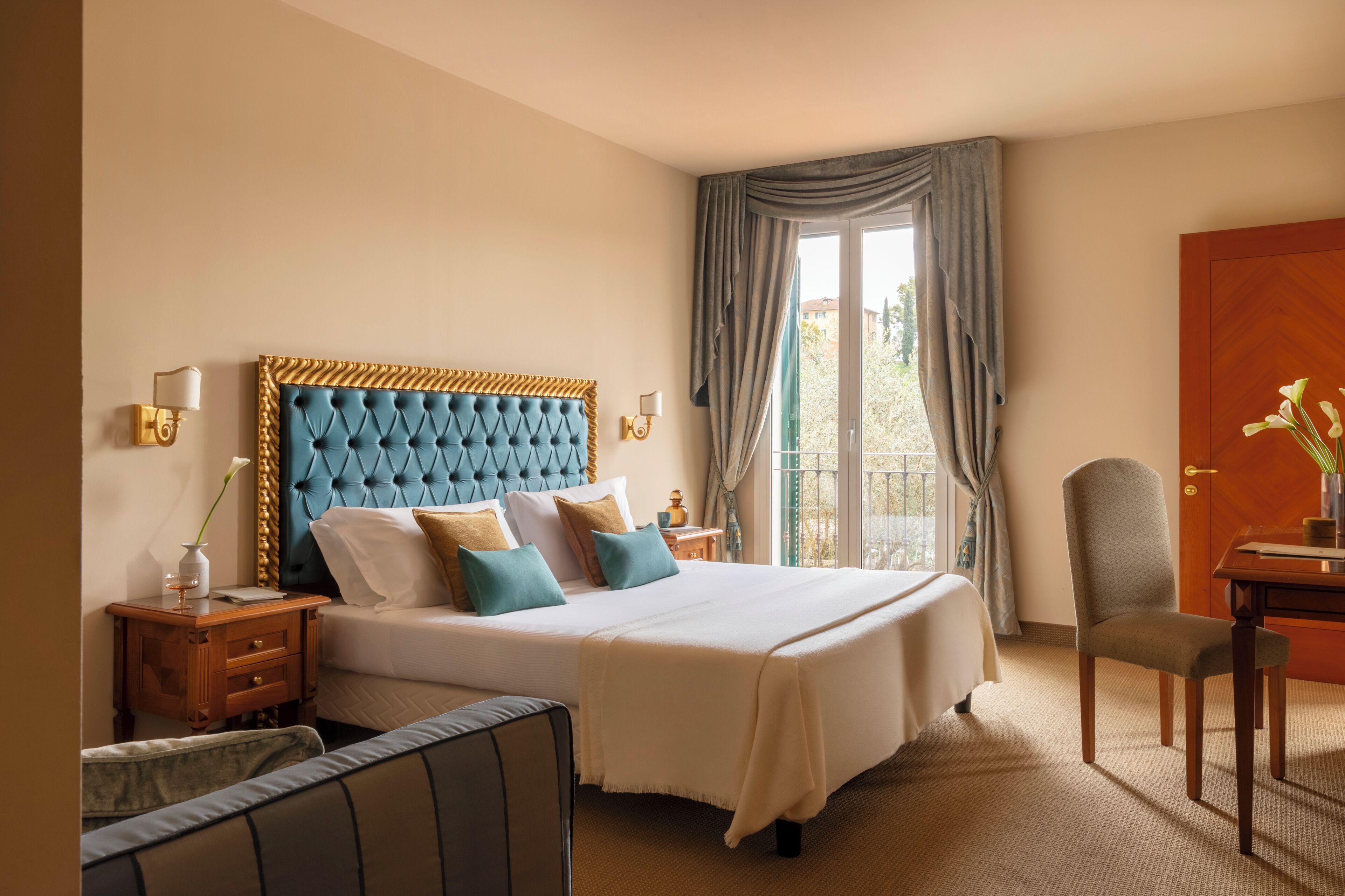 Quarto casal ou duplo superior | Escrivaninha