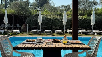 Daily buffet breakfast (EUR 12 per person)