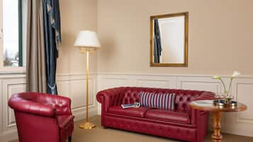 Superior Double or Twin Room | Desk