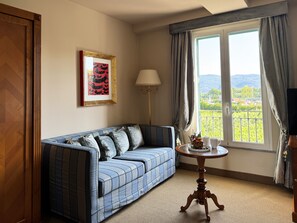 高級雙人或雙床房 | 書桌