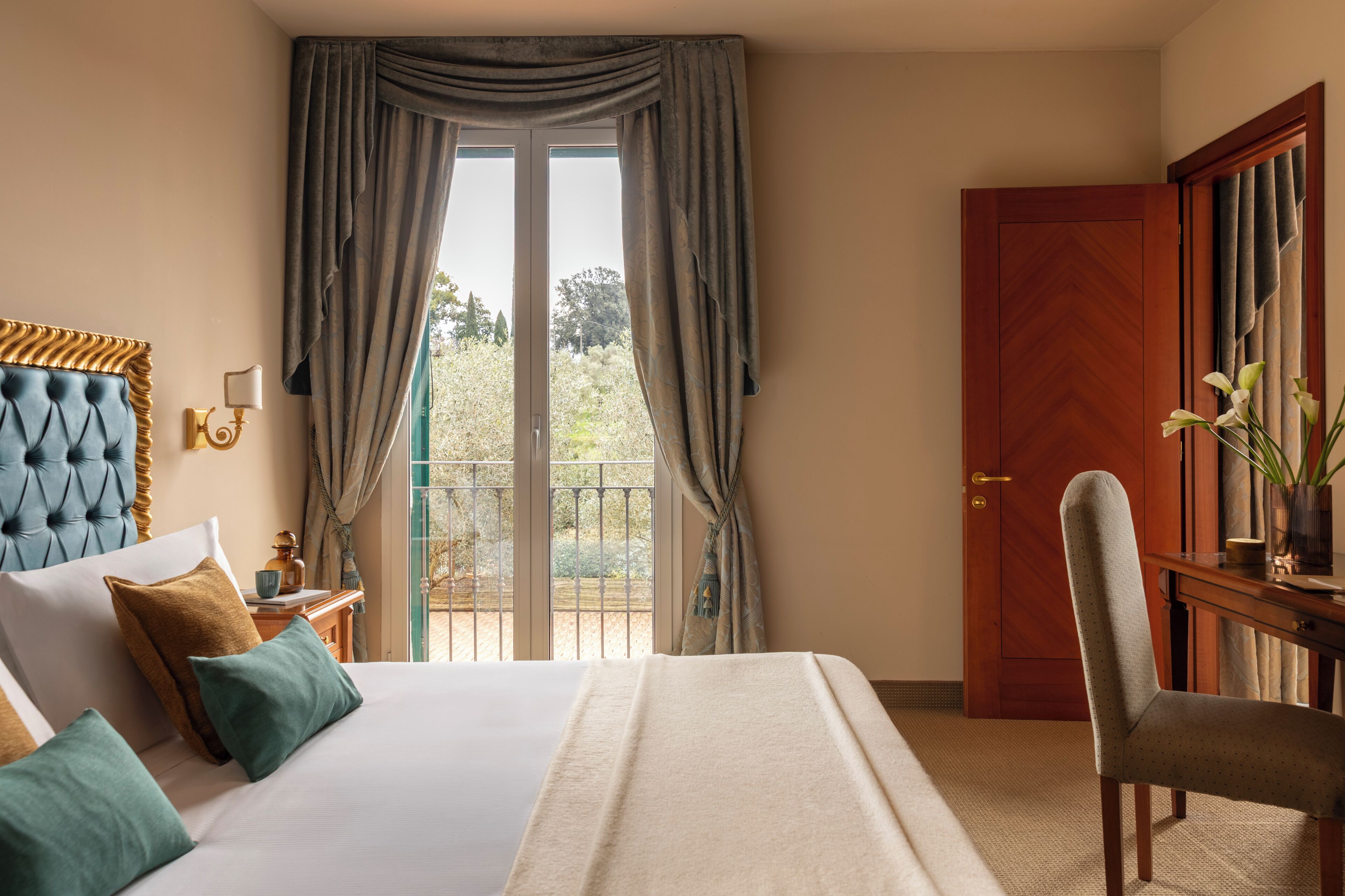 Superior Double or Twin Room | Desk