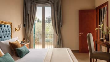 Superior Double or Twin Room | Desk