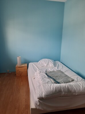 2 bedrooms, iron/ironing board