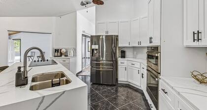 Relaxing Family Retreat In The Heart Of Sebastian 3 Bedroom Home