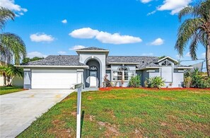House, 4 Bedrooms | Exterior