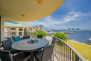 Apartment, 3 Schlafzimmer | Speisen im Freien