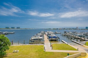Condo, 3 Bedrooms | Marina