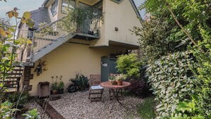 Outdoor dining - Bentley Rise (Lyme Regis)