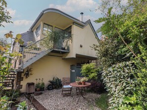 Outdoor dining - Bentley Rise (Lyme Regis)