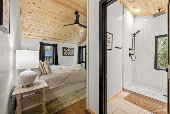 3 habitaciones, tabla de planchar con plancha, cuna de viaje y wifi