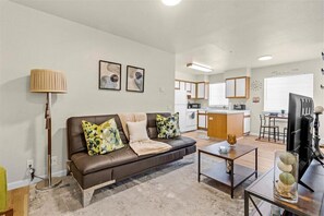 TV - Perfect Private Central Coast Getaway in Salinas! (Salinas)