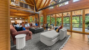 Living area - Private Luxe Retreat on Etowah River Peninsula (Dahlonega)