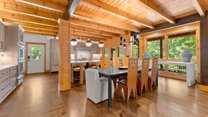 Dining - Private Luxe Retreat on Etowah River Peninsula (Dahlonega)