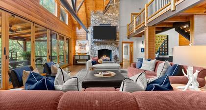 Private Luxe Retreat on Etowah River Peninsula